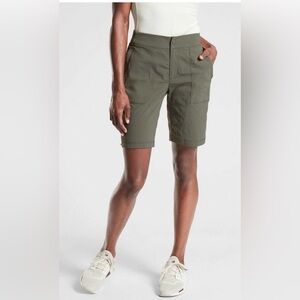 Athleta Trekkie Bermuda 2.0 Shorts size 10 in Olive Green Stretch Nylon Ripstop